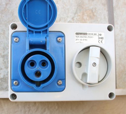 Caravan type outlets