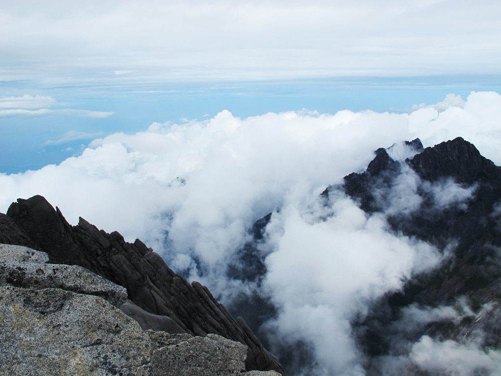 hike mt kinabalu