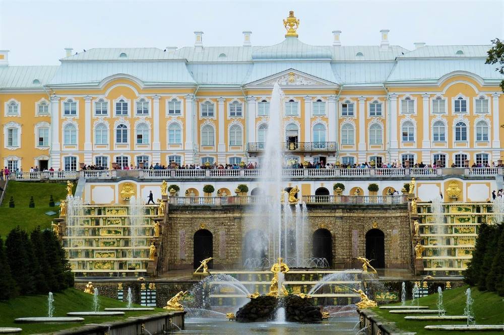 Peterhof park and palace a must visit place in St.Petersburg