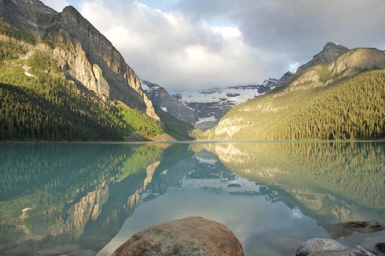 hike-the-sulphur-mountain-trail-in-banff-canada-2023