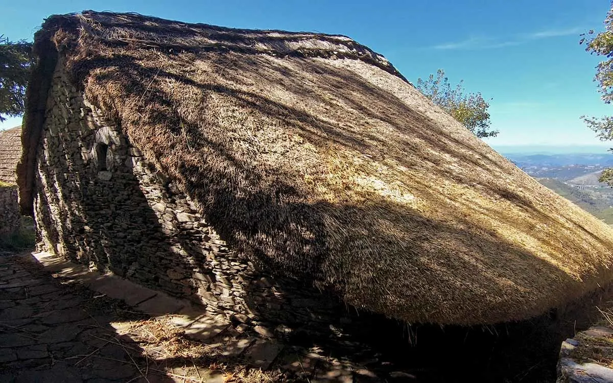 A palloza in O Cebreiro is a stone house with thatch roofs