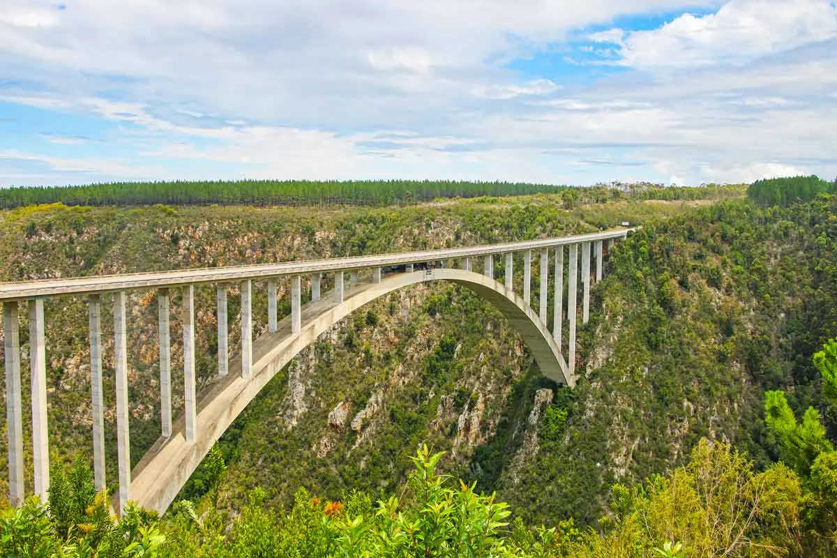 Bloukrans Bridge with a bungee jumping rope on the Garden Route