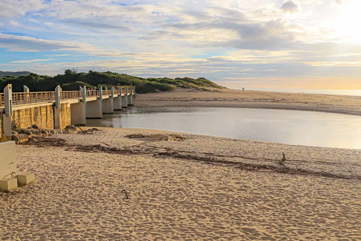A beautiful sunset at the beach in Vila Praia de Ancora