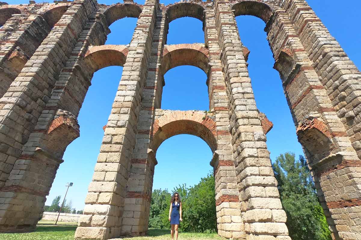 A large 3-story high Roman aqueduct in Merida, Spain